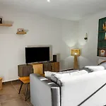 La Glycine Apartment *