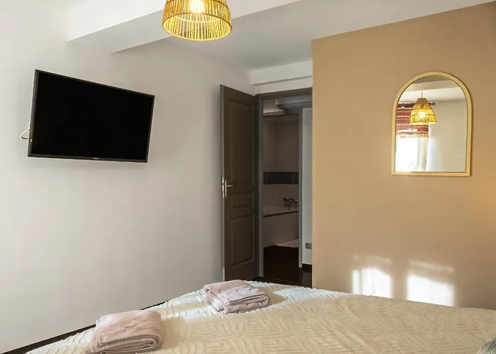 La Glycine * Montolieu